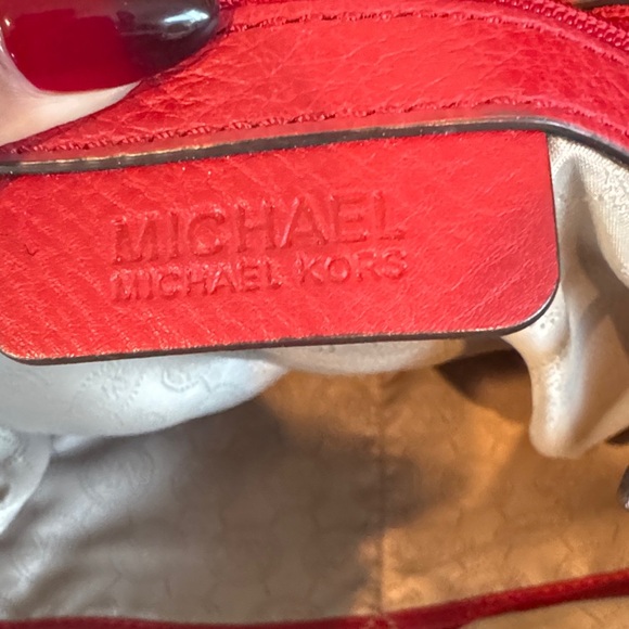 Michael Kors Pink Leather Shoulder Bag - Picture 6 of 10